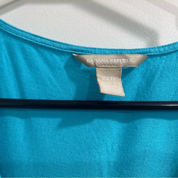 Banana Republic blue sleeveless top - Picture 3 of 5